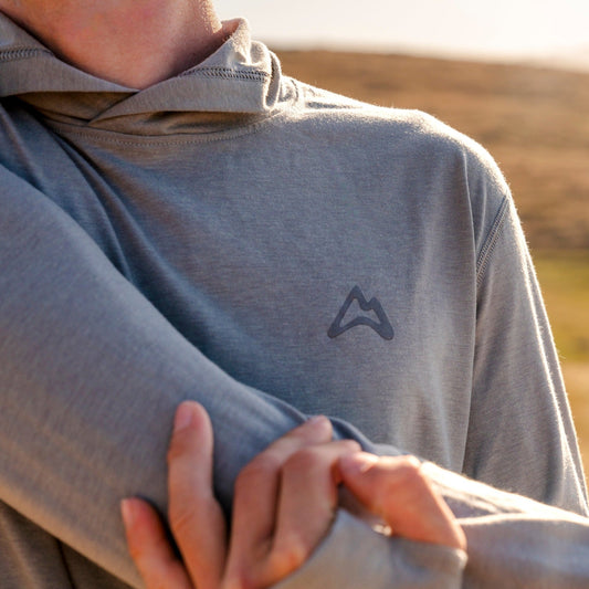 AllTrails ¡Á Stio Men's Divide Hooded Pullover - Moon Dust Heather
