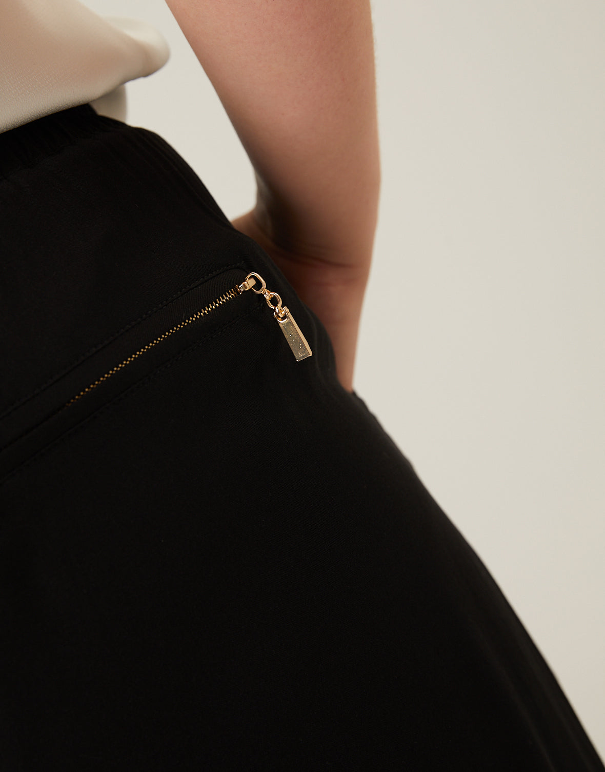 Plus Size Woven Jogger Pants