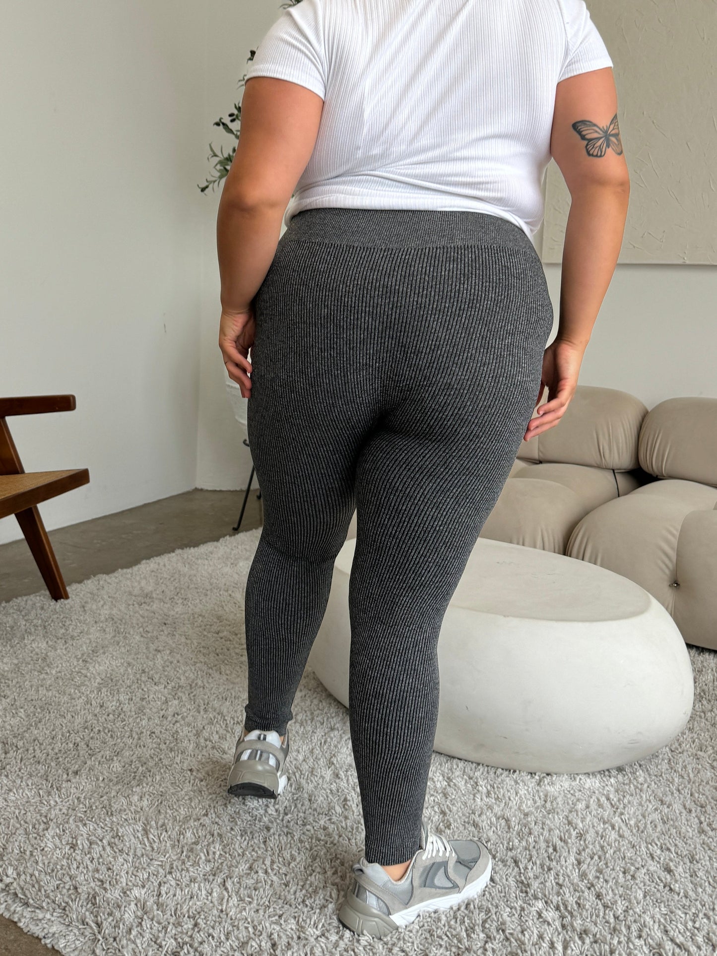 Plus Size Ribbed Leggings