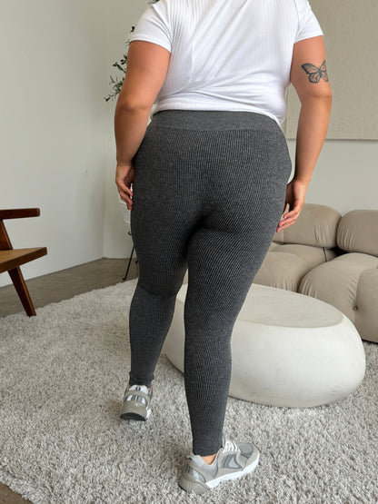 Plus Size Ribbed Leggings